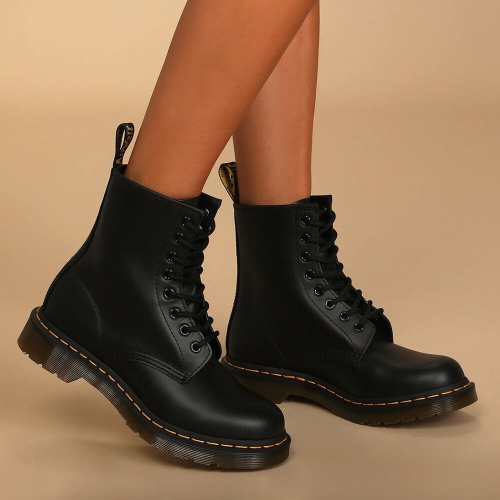 Lulu's x Dr. Martens 1460 W Black Smooth Leather 8-Eye Boots – Size 8